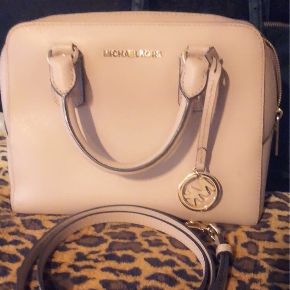 ❌SOLD❌Authentic Michael Kors Handbag - Picture 2 of 7